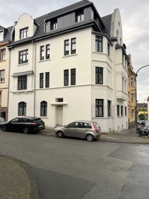 Erstbezug! Nur mit Wohnberechtigungsschein / Komplett sanierte 3-Zi, - Wärmepumpen Fußbodenheizung