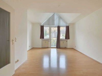 „Ganz in weiß!“ - TOP-Eigentumswohnung: Balkon mit Veste-Blick, 2 Stellpl., im beliebten Cortendorf!