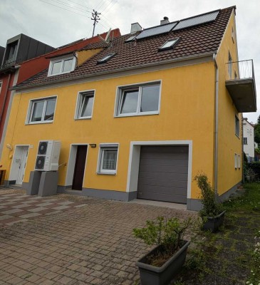 Renoviertes Zweifamilienhaus im Ortskern von Harburg