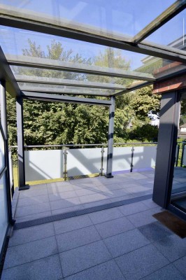 Neuwertige, seniorengerechte ETW mit kl. Dachterrasse, tolle Ausstattung