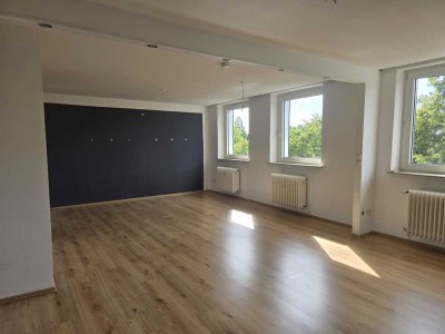 Zentral gelegene, helle 3,5 Zimmer Etagenwohnung im Herzen von Gelsenkirchen-Buer zu vermieten