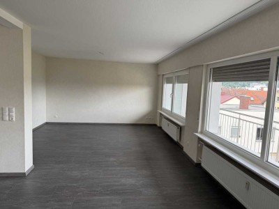 Vollständig renovierte 3,5-Zimmer-Wohnung mit Balkon in Büdingen