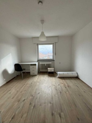 Vollmöbliertes WG Zimmer 12 qm ab 01.01.26 in Friedrichshafen