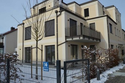 München-Obermenzing - schicke, 4-Zimmer-Wohnung (EG/UG) mit Terrasse und kleinem Garten