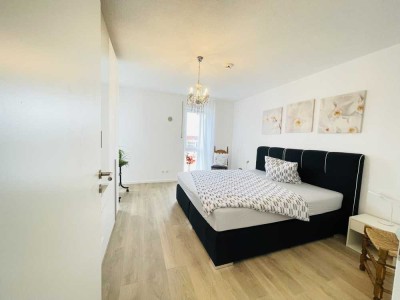 Neuwertige 2-Zimmer-Wohnung mit Balkon und EBK in Augsburg inkl. TG-Stellplatz