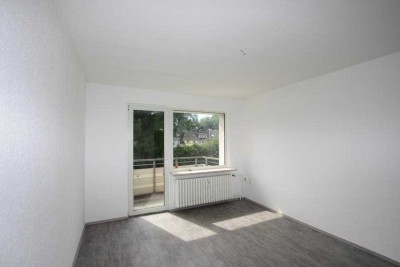 Schöne 3-Zi-Whg mit Balkon, 1.OG, großer Gemeinschaftsgarten!