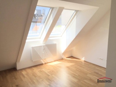 HOFSEITIG - Großzügige 4-Zimmerdachgeschosswohnung mit Terrasse und Klimaanlage nahe Mariahilfer Straße! (Mietbeginn 01.10.2025)