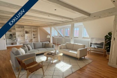 Urbanes Wohnerlebnis der Extraklasse – Exklusive Altstadtwohnung mit Loggia, Personenaufzug und erst