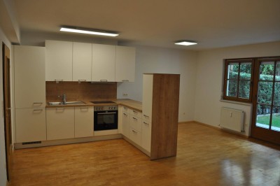 Großzügige 2 Zimmer Wohnung mit eigenem Garten