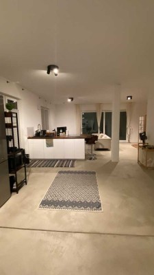 Schöne moderne Studiowohnung mit Terrasse