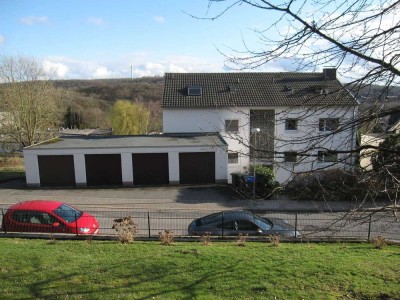 Vollständig renovierte 3,5-Zimmer 1.OG. mit Balkon in Herdecke-Vaerstenberg