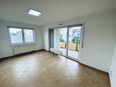 Sehr helle 2-Zimmer Wohnung mit Balkon und Garagenstellplatz in Rottenburg Kernstadt