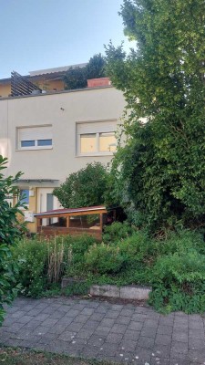 Ruhig wohnen im Grünen -  5-Zimmer-Reihenendhaus in Böblingen