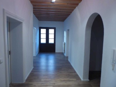 Große Familien-Wohnung mit grünem Hof im Zentrum d. Oberen Stadt