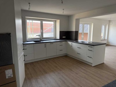 Erstbezug: Helle, familienfreundliche 5-Zimmer-Wohnung mit Einbauküche