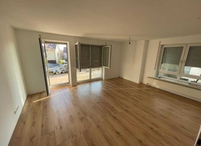 Exklusive, gepflegte 3 1/2-Zimmer-EG-Wohnung mit Terasse und Einbauküche in bester Lage von Tamm