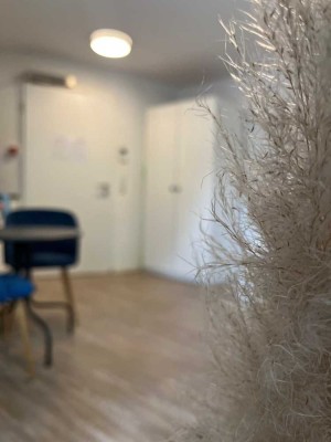 Geschmackvolle, neuwertige 1-Raum-Wohnung mit gehobener Innenausstattung mit Balkon und EBK in Essen