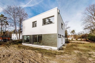 Wunderschöne Bauhaus-Villa mit Vollkeller in Falkensee (Ausbauhaus)