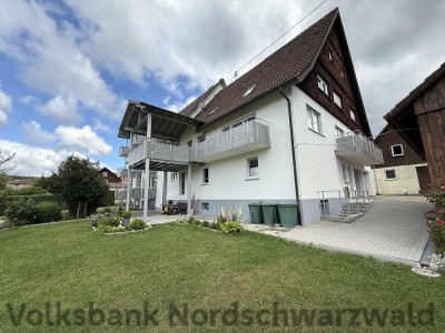 Für Kapitalanleger oder Eigennutzer: Doppelhaushälfte mit 3 Wohneinheiten und sep. Schuppen