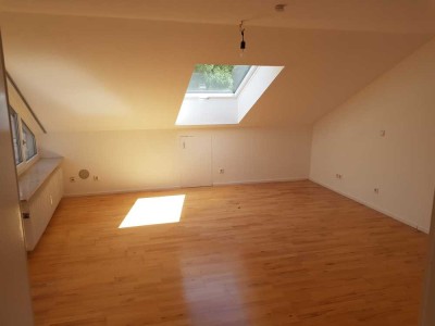 2 Zimmer-DG-Wohnung mit Einbauküche in Vaihingen Enz/ Enzweihingen