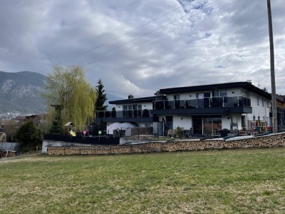 Neuwertige DG-Wohnung in Polling: 5 Zimmer, Top 4 Terrasse – Ihr Tiroler Traum!