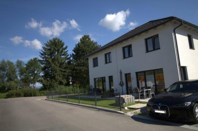 Erstbezug in EBENFURTH! Doppelhaushälfte mit Garten &amp; 116 m² Wohnfläche – Jetzt besichtigen!