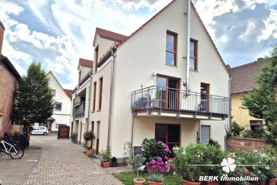 BERK Immobilien - bezugsfertige & gemütliche Maisonette-Wohnung mit 3 Zimmern im Herzen von Obernau