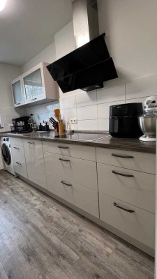 NACHMIETER GESUCHT - 3 Zimmer Wohnung ab dem 01.04.2025