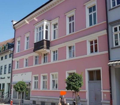 Geräumige und lichtdurchflutete 2-Zimmer-Erdgeschoß-Wohnung in der Fußgängerzone-Nähe Marktplatz