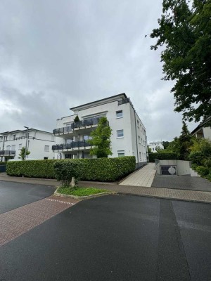 Hochwertige 3-Zimmer-Hochparterre-Wohnung mit geh. Innenausstattung mit Balkon