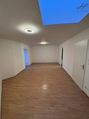 Eine Charmante ruhige ein Zimmer Wohnung sucht einen Mieter!