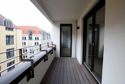 Frei ab 01.09.2025 - Hochwertige 3-Zi.-Whg. am Altmarkt mit EBK & Balkon
