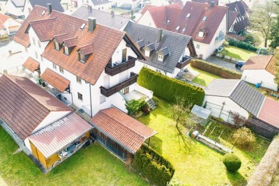 Geräumiges Dreifamilienwohnhaus mit Garagen in Moosburg/Isar