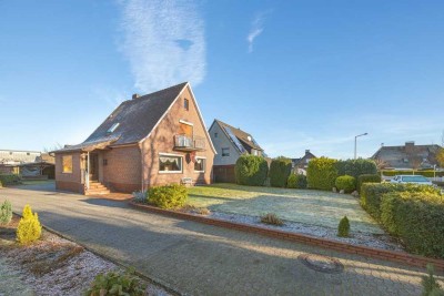 Solides Einfamilienhaus mit Vollkeller und Doppelgarage in begehrter Lage