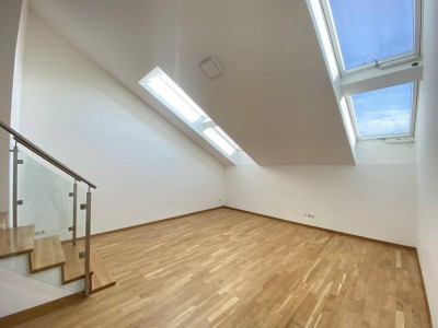 Großzügige Dachgeschosswohnung am Rennweg - Klimatisiert - 2 Terrassen