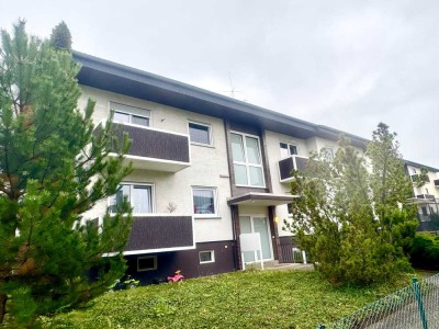 Helle, ruhige 3 Zimmer Wohnung in beleibte Lage/ KH-Süd
