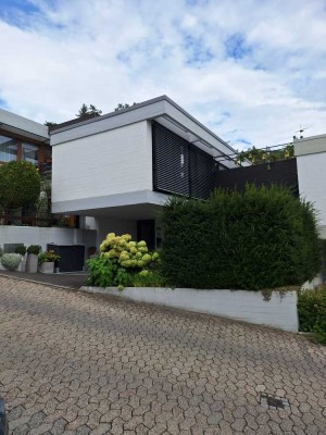 Helle Maisonette mit Südterrasse mit Schlossblick und Garten im Kurviertel von Auerbach