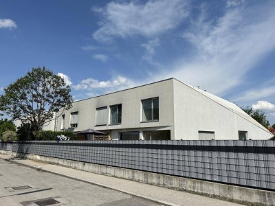 Ruhig gelegene 2-Zimmer Garten-Wohnung mit großem Garten und Küche inkl.