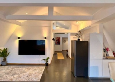 Einliegerwohnung in 230qm Penthouse Wohnung (4er WG und voll möbiliert)