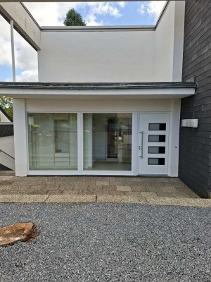 Bezugfertiges Haus mit Einliegerwohnung in ruhiger Sackgasse - von Privat