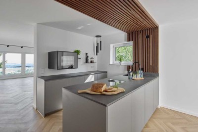 LUXUS MIT WEITBLICK - TEILMÖBLIERTE (VB) 3,0 ZIMMER WOHNUNG IN HALBHÖHENLAGE