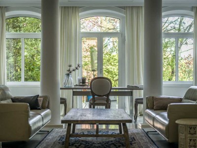 NEU *Paul & Partner* TRAUMWOHNUNG IN PRACHTVOLLER ALTBAUVILLA MIT GARTEN IM AUKAMM !