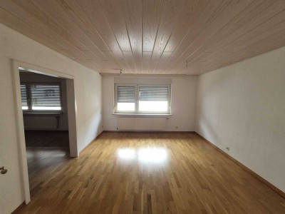 Exklusive 4-Zimmer-Wohnung mit EBK und Stellplatz in Stuttgart