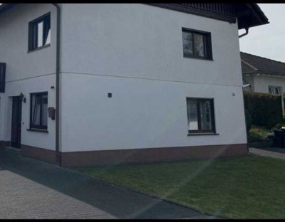 Etagenwohnung mit Einbauküche in ruhiger Wohnlage in Wenden/Ottfingen