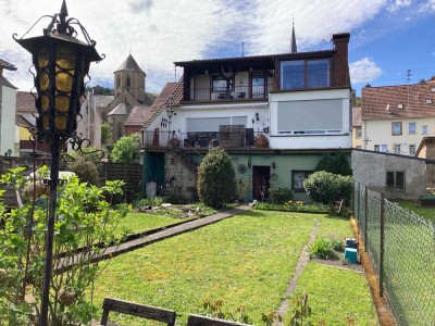 Großzügiges Einfamilienhaus mit Garten, Garage und Terrasse