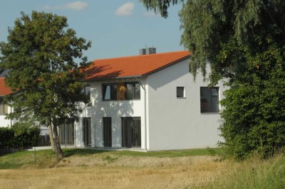 Große Doppelhaushälfte Großnöbach 16km nördlich Stadtgrenze München - Nähe Lohhof (S1)