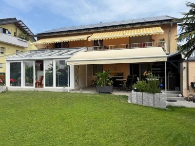 Wohnhaus mit 2 Wohneinheiten, Best-Lage, Top-Energiewert. EG frei zum 1.11.  + OG zz vermietet.