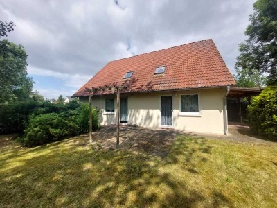 Beziehbares Einfamilienhaus mit Einliegerwohnung in 06179 Teutschenthal OT Köchstedt