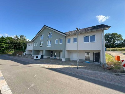 Unterkellertes Reihenmittelhaus mit Garage in Neubaugebiet von Otterberg !