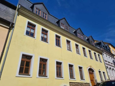 Vollvermietetes und denkmalgeschütztes Wohn- und Geschäftshaus in Schneeberg!